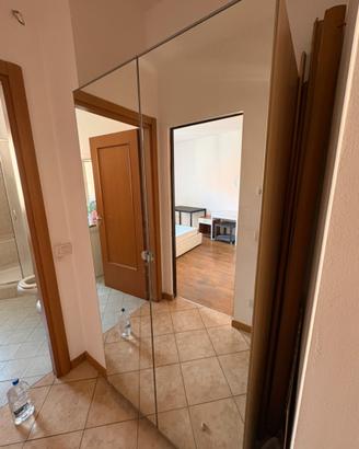 Armadio con specchio