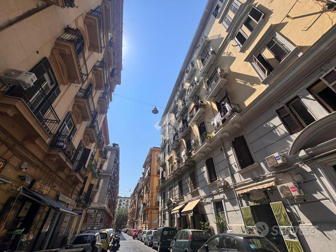 2 LOCALI A NAPOLI - Altro