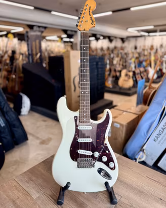 SQUIER STRATOCASTER CLASSIC VIBE '70 WHITE