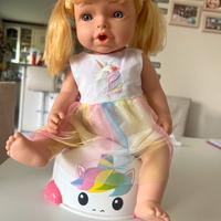 Bambola unicorno su vasino