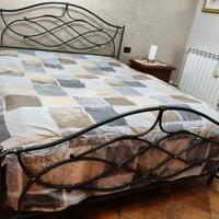 Letto struttura battuto in ferro
