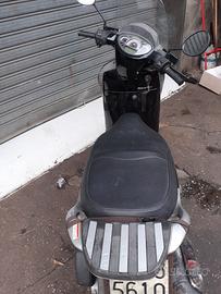 Aprilia Scarabeo 125 - 2010