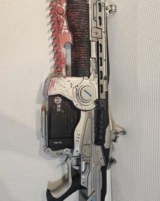 NECA Replica Lancer di Gears of War 2