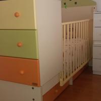 culla trasformabile in letto con cassettiera
