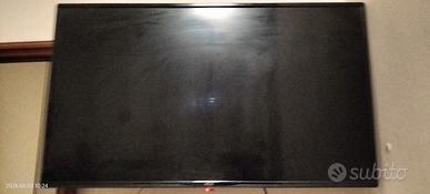 TV Akai 40 pollici con telecomando 