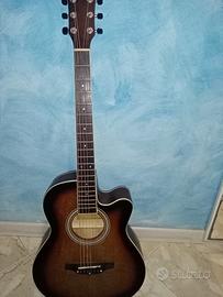 chitarra acustica amplificata 