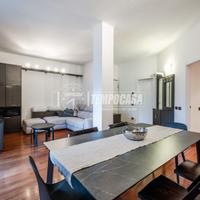 TRE LOCALI PIANO ALTO CON TERRAZZO