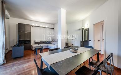 TRE LOCALI PIANO ALTO CON TERRAZZO