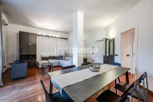 TRE LOCALI PIANO ALTO CON TERRAZZO