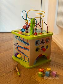 Gioco cubo multiattività in legno Hape