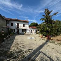 CASA SEMINDIPENDENTE A BRUNO