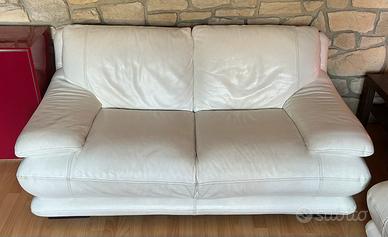 Divano Chateau d'Ax a 2 posti in pelle bianca