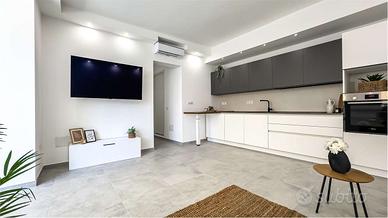 Bivano indipendente con cortile