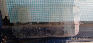 Vetro posteriore per Piaggio Ape 50.