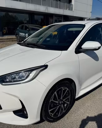 Toyota Yaris Hybrid Trend MY22