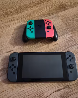 Nintendo switch (NON Oled) +4 Joycon