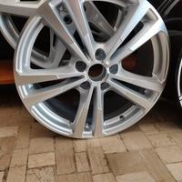 1 Cerchio in lega Audi S3 da 18"