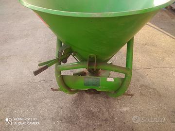 Spandiconcime per trattore