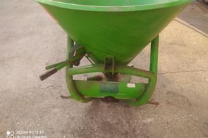 Spandiconcime per trattore