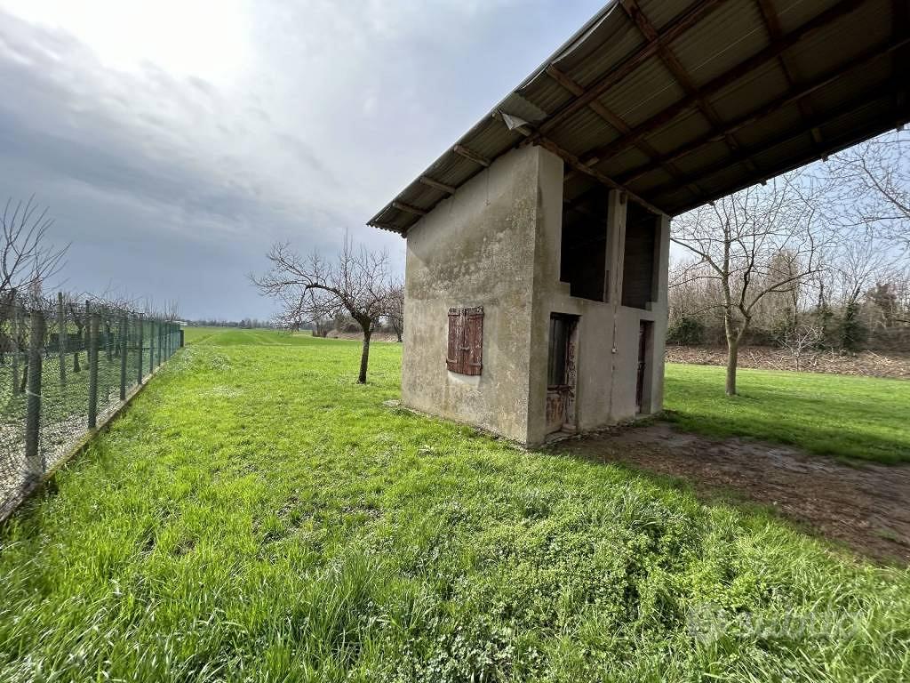 Rustico / Casale di 160 m² con 4 locali a Mira - Altro