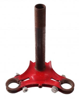 Piastra inferiore forcella con fori steli 28 mm pe