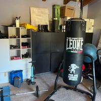 sacco boxe e porta sacco