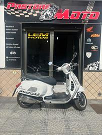 Vespa 300 GTS Super