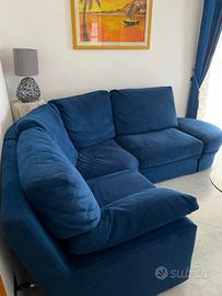 Divano ad angolo in alcantara blu