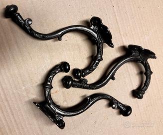 tre appendi abiti in bronzo inizio 900