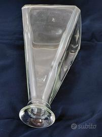 Bottiglia piramide quadrata