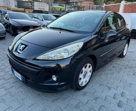 Peugeot 207 1.4 HDi 70CV NEOPATENTATI