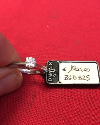 Anello solitario