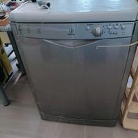 lavastoviglie Indesit