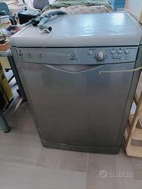 lavastoviglie Indesit