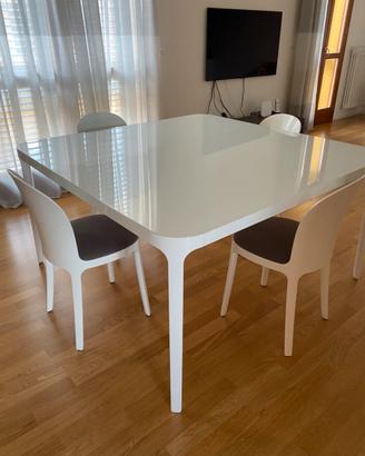 Tavolo vanity Magis con 4 sedie