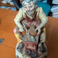 Calzolaio in porcellana Capodimonte