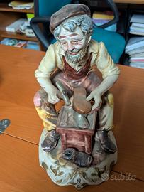 Calzolaio in porcellana Capodimonte