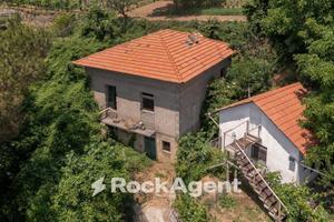 PROPRIETA AD AGEROLA