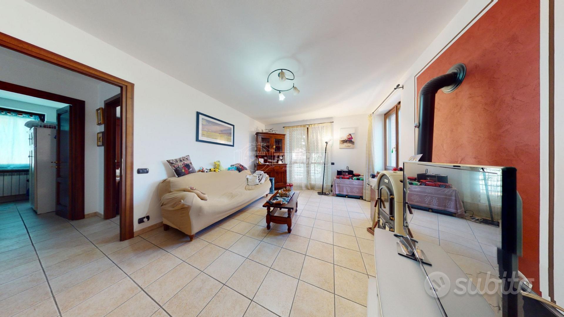 Apartment in Castagnito, Baraccone, Serra - Altro
