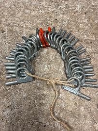 Chiodi a pressione alpinismo