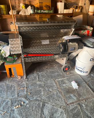 pigiadiraspatrice elettrica con pompa in acciaio
