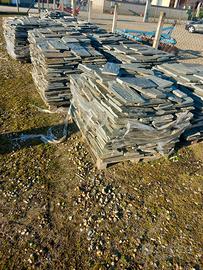 Piastrelle in pietra mai posate