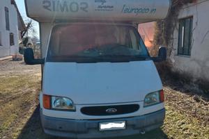 Camper Ford Rimor mansardato
