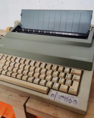 Macchina da scrivere Olivetti ET Personal 55