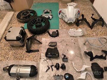 BMW GS 1250 RICAMBI INCIDENTATI 