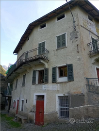 Vecchia Osteria nel borgo in montagna, Valtellina