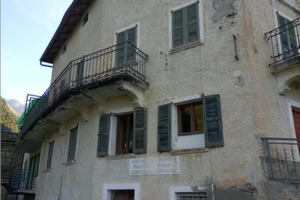 Vecchia Osteria nel borgo in montagna, Valtellina