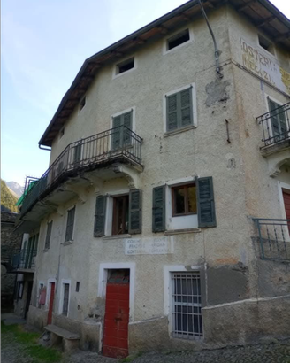 Vecchia Osteria nel borgo in montagna, Valtellina