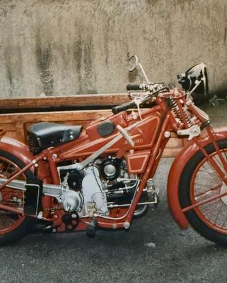 Moto Guzzi Sport 14 con sidecar d'epoca