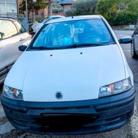 FIAT PUNTO 2000 ( 1000 € trattabili)